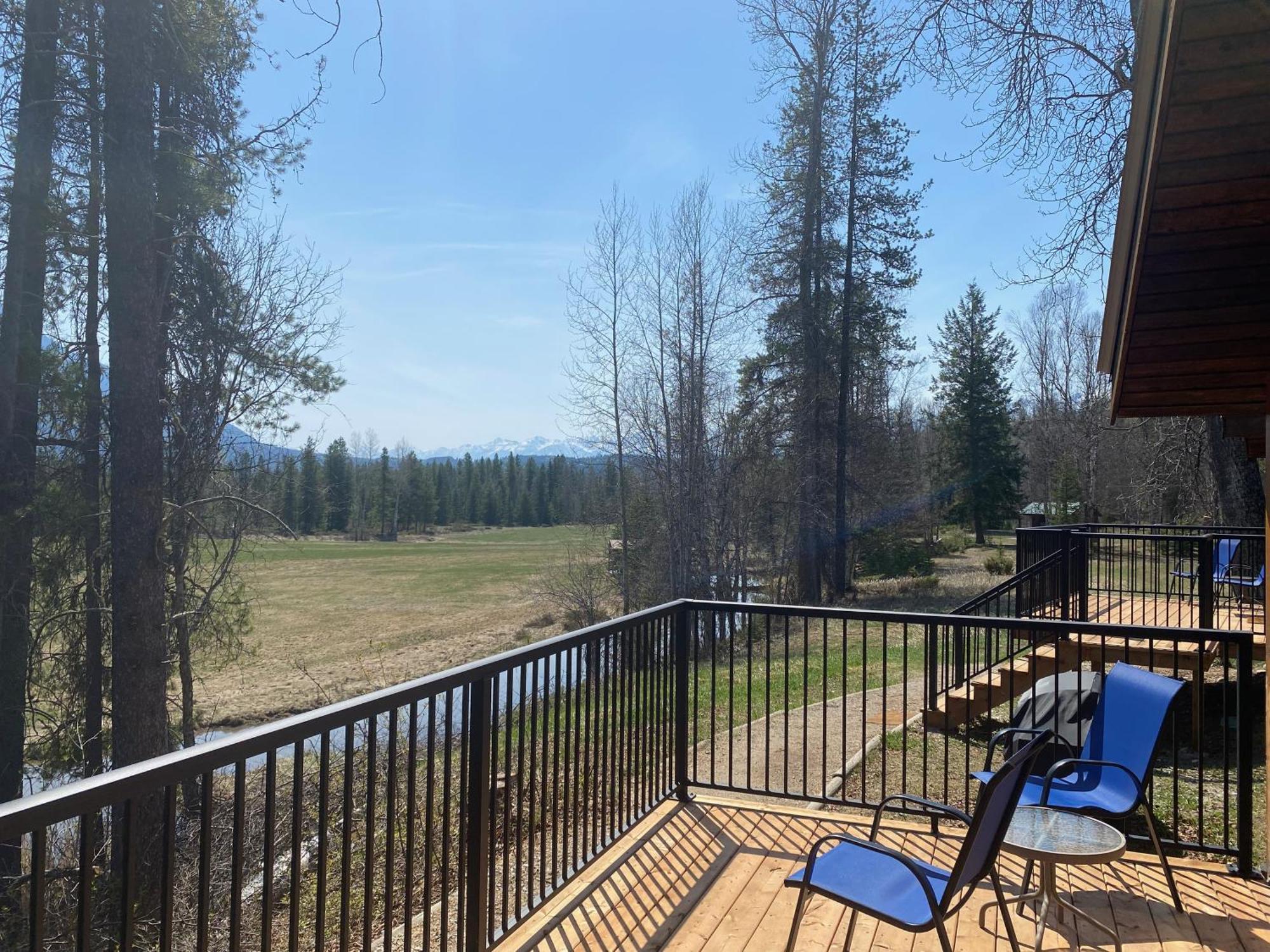 גולדן Rocky Mountain Cabins And Home מראה חיצוני תמונה
