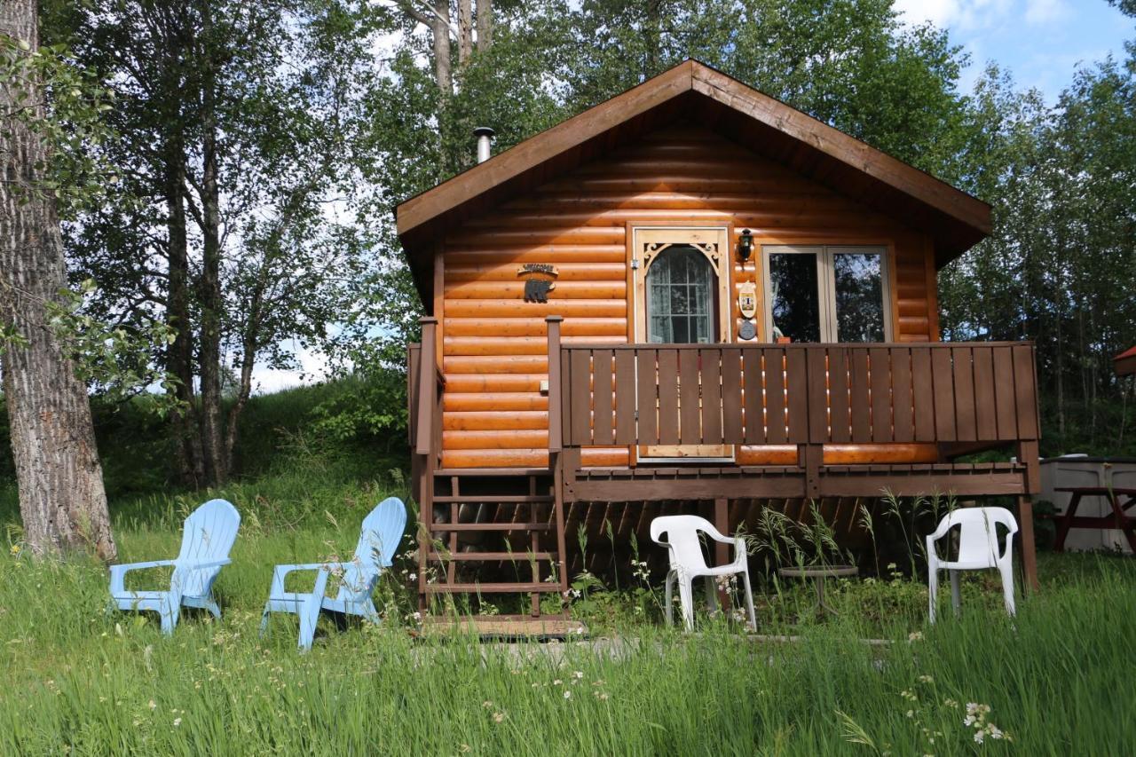 גולדן Rocky Mountain Cabins And Home מראה חיצוני תמונה